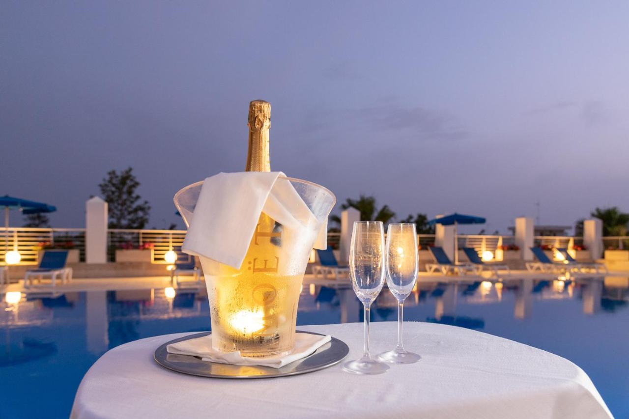 Club Azzurro Hotel & Resort Porto Cesareo Exterior foto