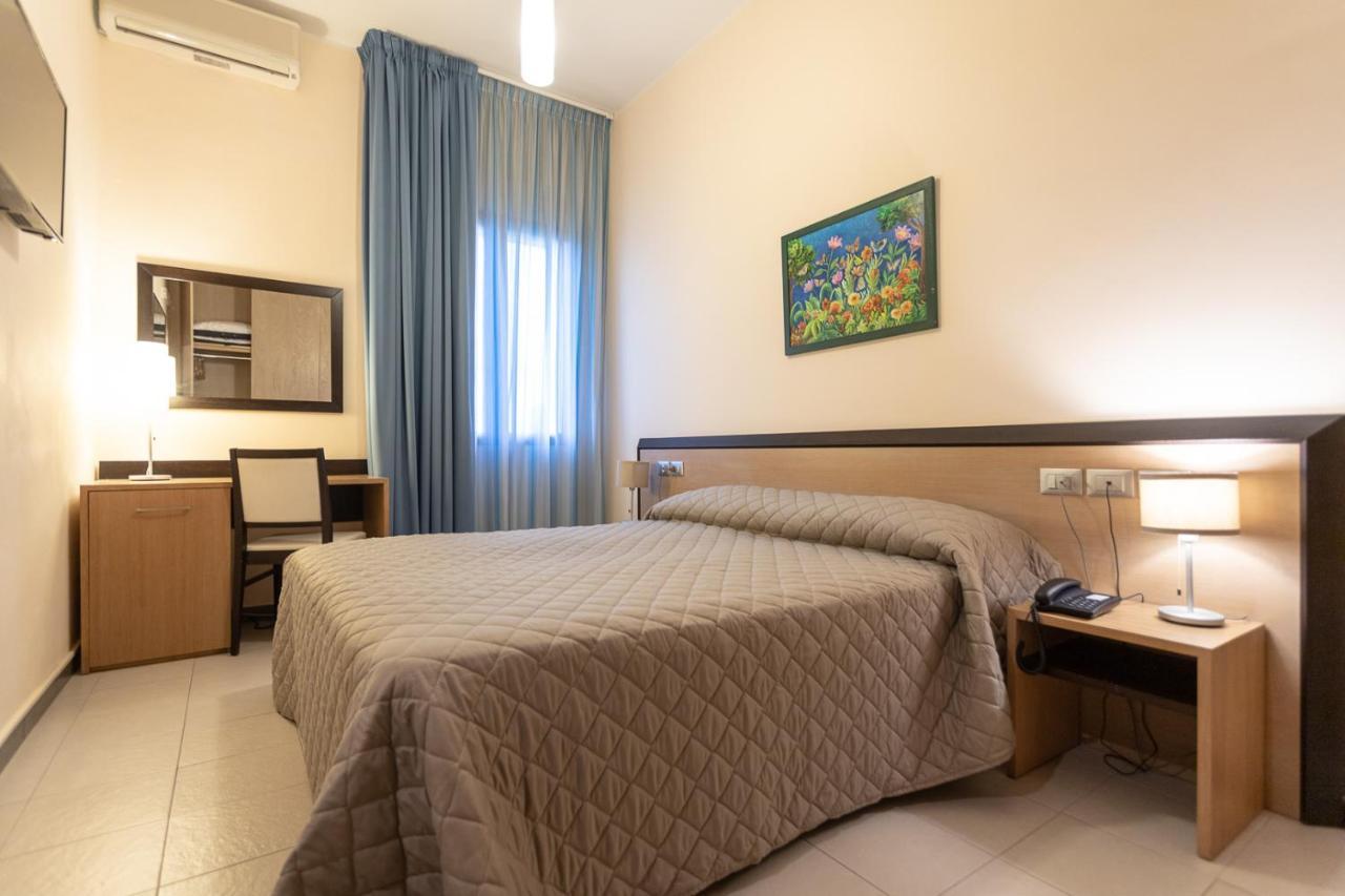 Club Azzurro Hotel & Resort Porto Cesareo Exterior foto