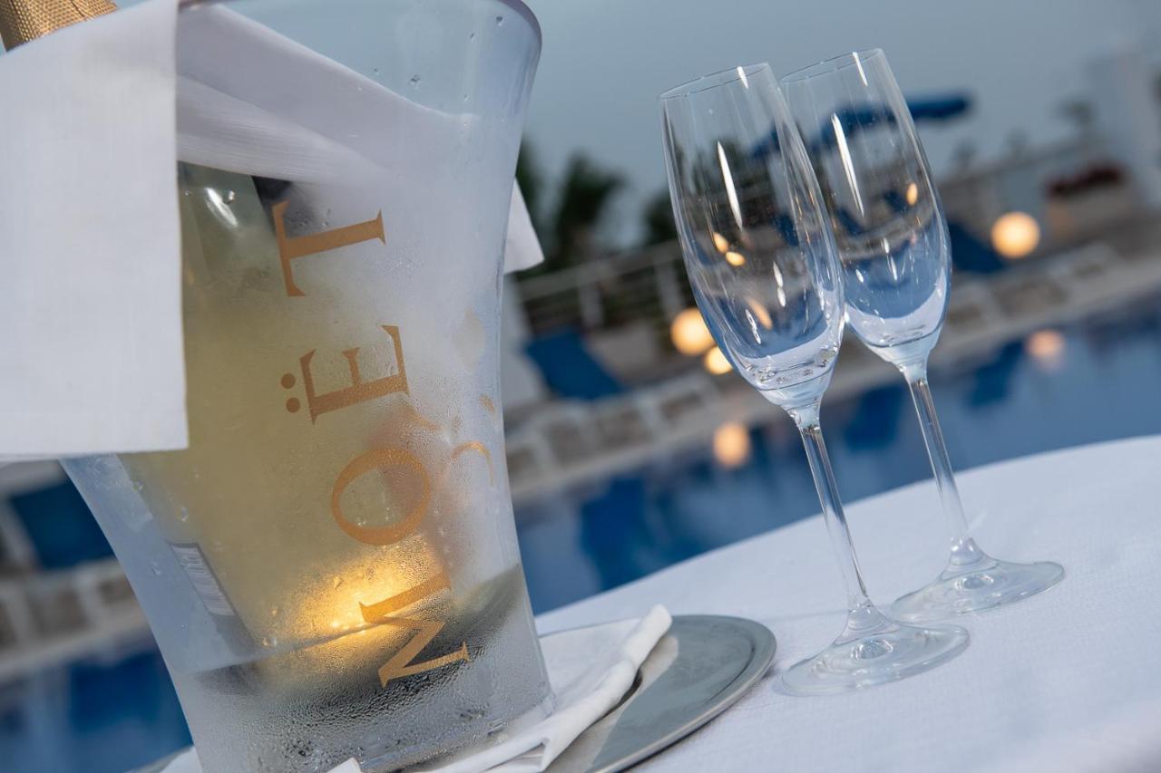 Club Azzurro Hotel & Resort Porto Cesareo Exterior foto