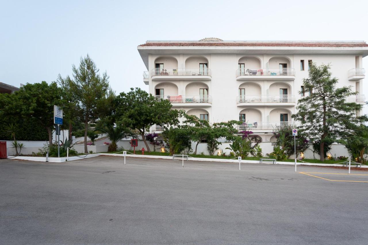Club Azzurro Hotel & Resort Porto Cesareo Exterior foto