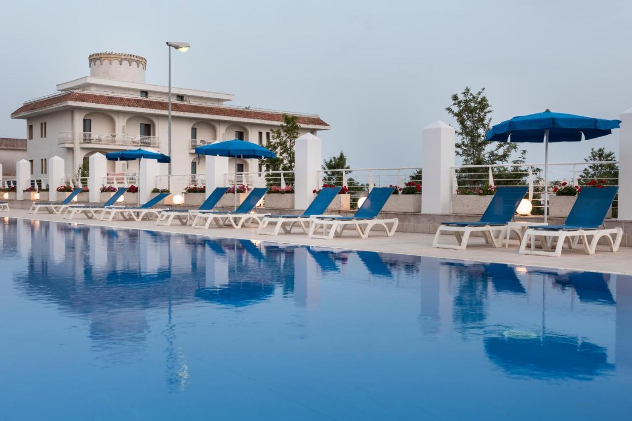 Club Azzurro Hotel & Resort Porto Cesareo Exterior foto